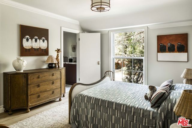 4963 Queen Victoria Road, Woodland Hills (los Angeles), CA 91364