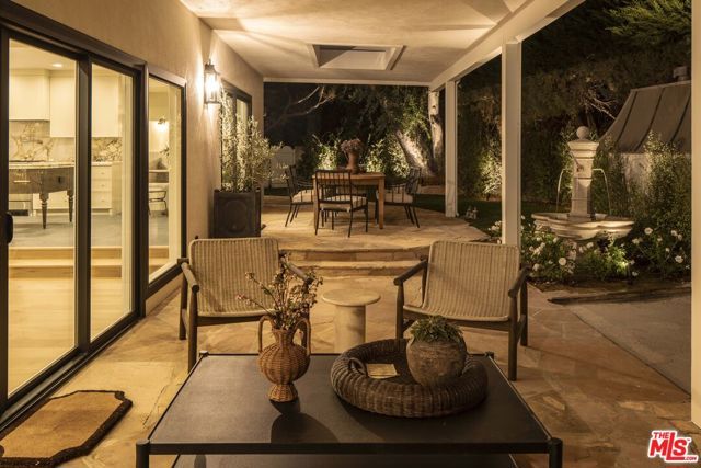 4963 Queen Victoria Road, Woodland Hills (los Angeles), CA 91364
