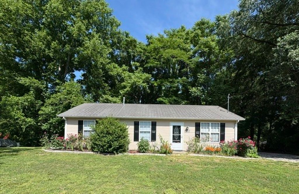 700 Fleming St, Columbia, TN 38401