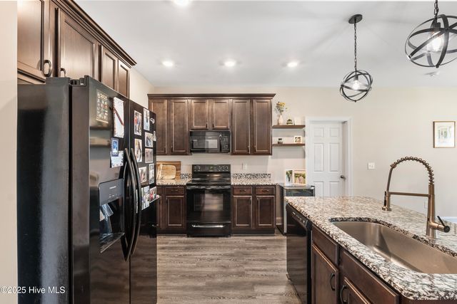 146 Devonshire Avenue W, Seven Lakes, NC 27376