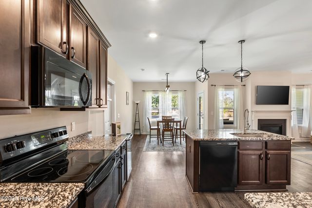 146 Devonshire Avenue W, Seven Lakes, NC 27376
