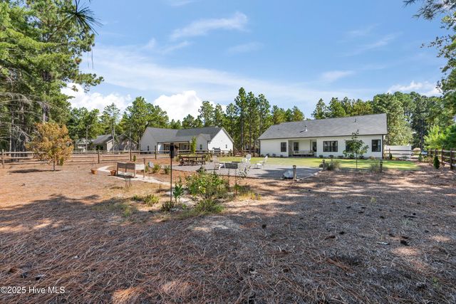 146 Devonshire Avenue W, Seven Lakes, NC 27376