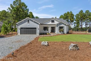 146 Devonshire Avenue W, Seven Lakes, NC 27376