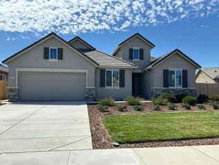 1310 Riverbend Ct, Plumas Lake, CA 95961