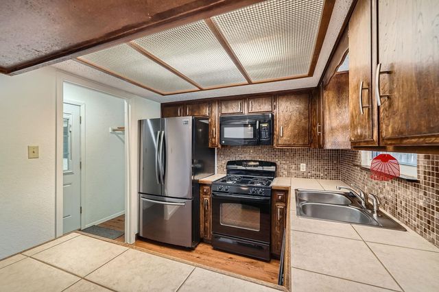 601 Yucca DR, Round Rock, TX 78681