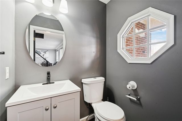 522 Leland Dr, Baldwin Boro, PA 15236