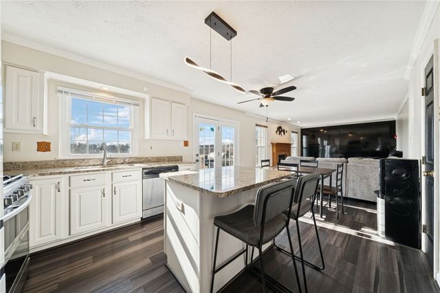 522 Leland Dr, Baldwin Boro, PA 15236