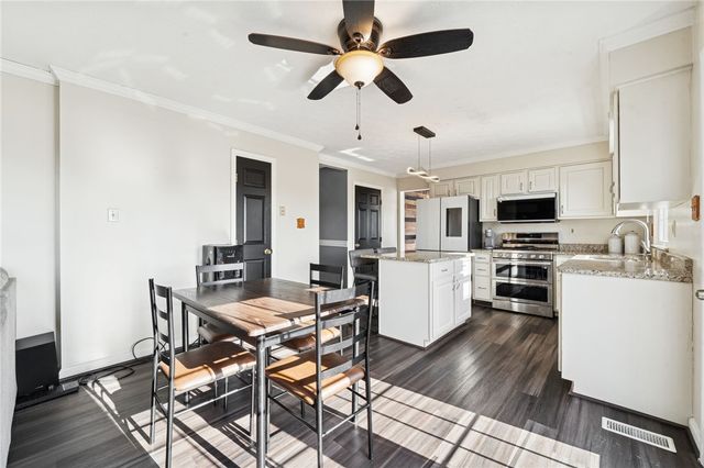 522 Leland Dr, Baldwin Boro, PA 15236