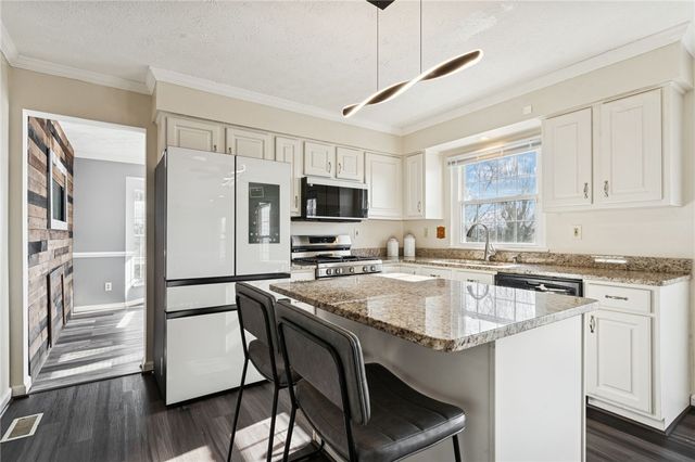 522 Leland Dr, Baldwin Boro, PA 15236