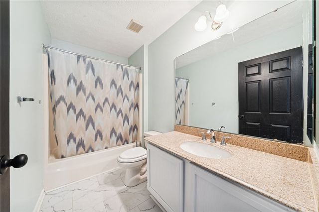 522 Leland Dr, Baldwin Boro, PA 15236