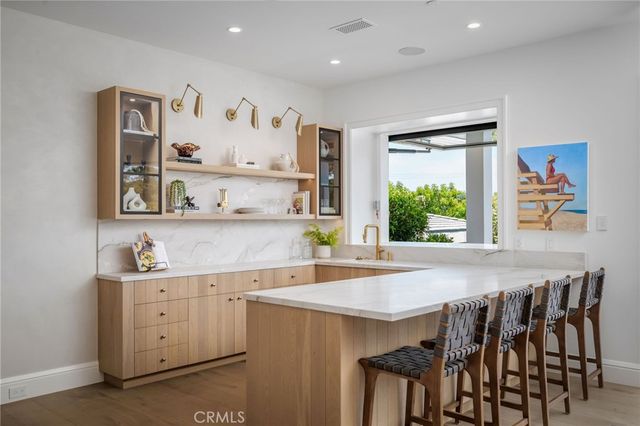 702 Saint James Pl, Newport Beach, CA 92663