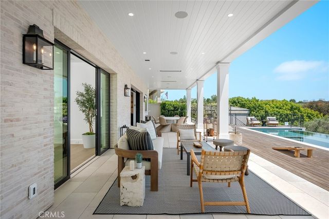 702 Saint James Pl, Newport Beach, CA 92663