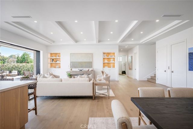 702 Saint James Pl, Newport Beach, CA 92663