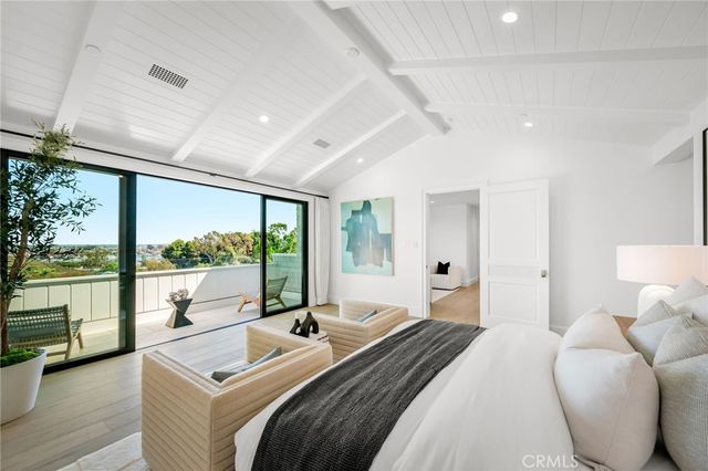 702 Saint James Pl, Newport Beach, CA 92663
