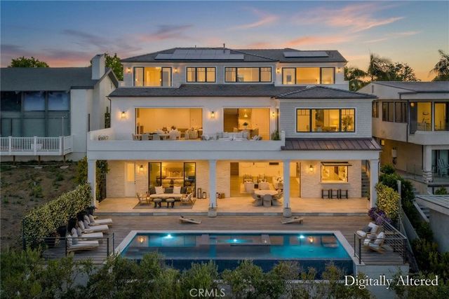 702 Saint James Pl, Newport Beach, CA 92663