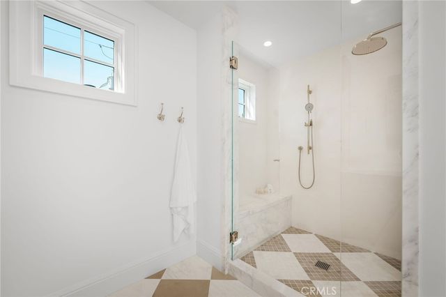 702 Saint James Pl, Newport Beach, CA 92663