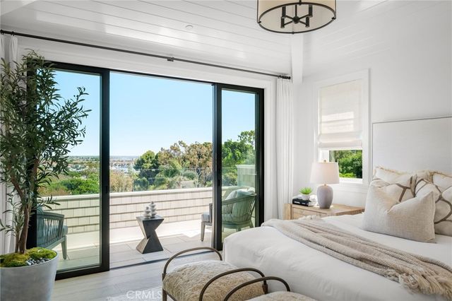 702 Saint James Pl, Newport Beach, CA 92663
