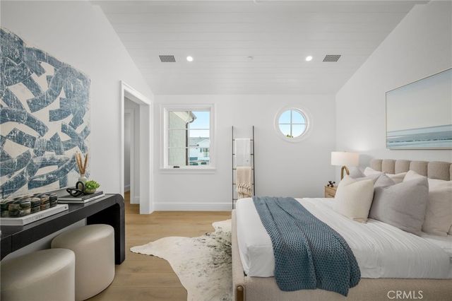 702 Saint James Pl, Newport Beach, CA 92663