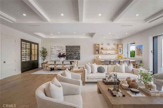 702 Saint James Pl, Newport Beach, CA 92663