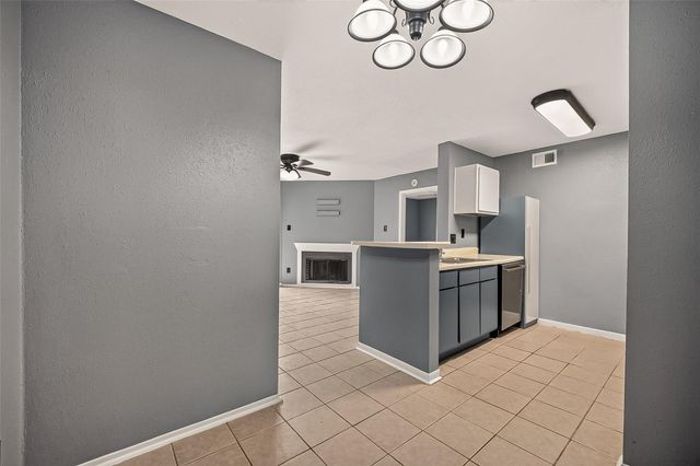 18800 Egret Bay Blvd Boulevard 503, Webster, TX 77058