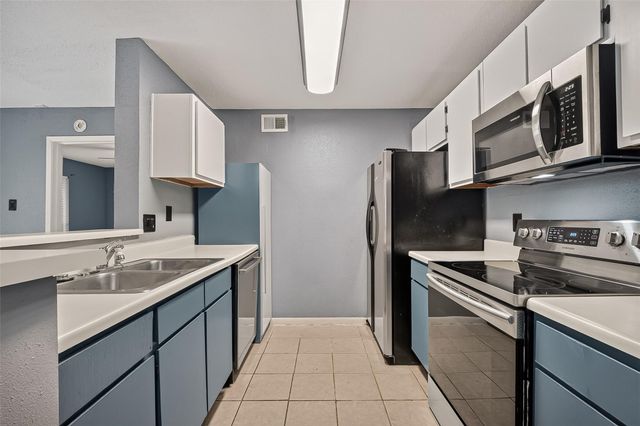 18800 Egret Bay Blvd Boulevard 503, Webster, TX 77058