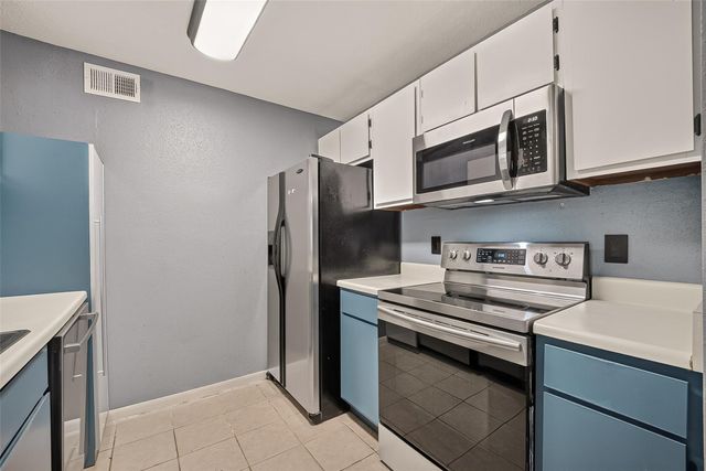 18800 Egret Bay Blvd Boulevard 503, Webster, TX 77058