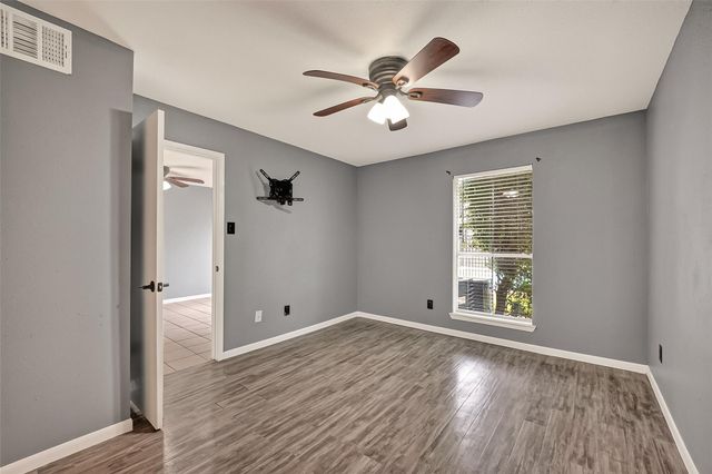 18800 Egret Bay Blvd Boulevard 503, Webster, TX 77058