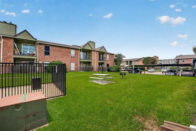 18800 Egret Bay Blvd Boulevard 503, Webster, TX 77058