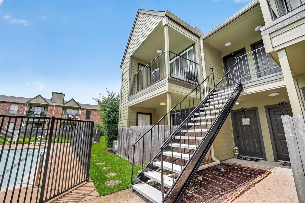 18800 Egret Bay Blvd Boulevard 503, Webster, TX 77058