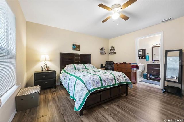 1322 NE 1ST AVENUE, Gainesville, FL 32641