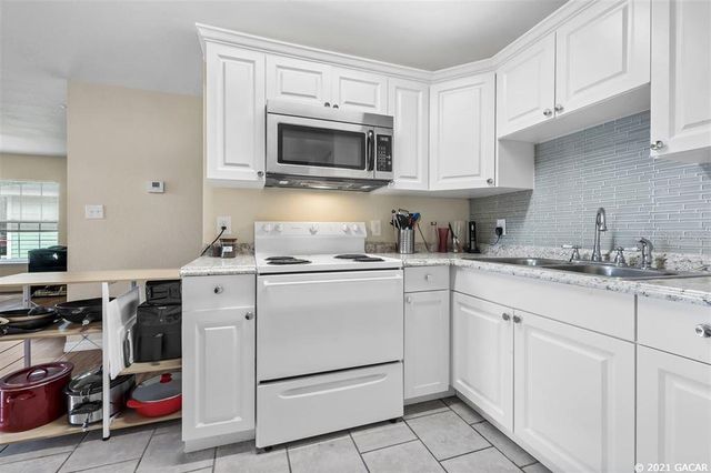 1322 NE 1ST AVENUE, Gainesville, FL 32641