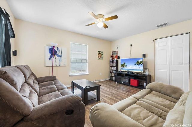 1322 NE 1ST AVENUE, Gainesville, FL 32641