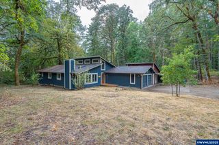 31722 McLoughlin Dr, Philomath, OR 97370