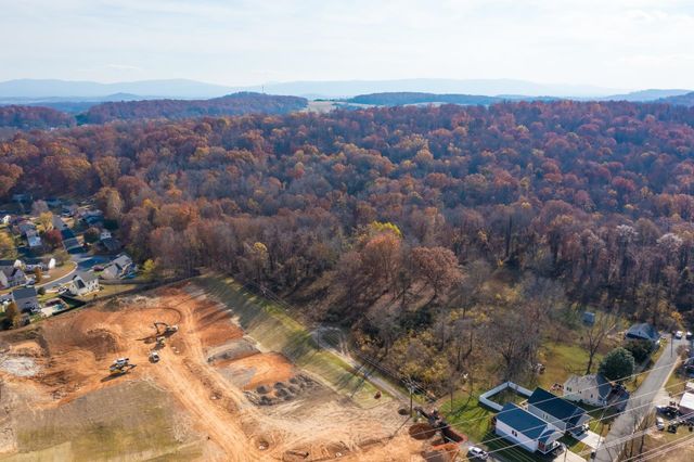 912 MOORE ST, Staunton, VA 24401