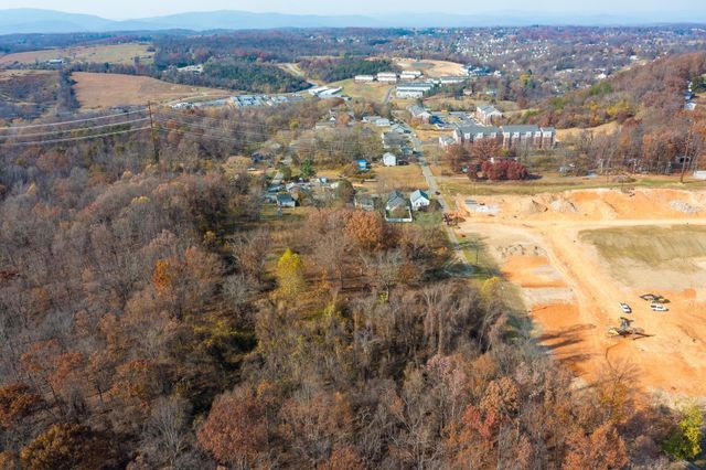 912 MOORE ST, Staunton, VA 24401