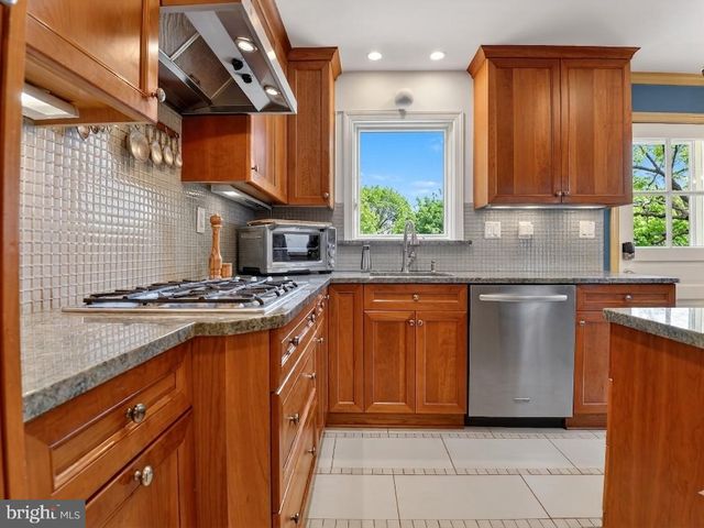 5505 MCKINLEY ST, Bethesda, MD 20817