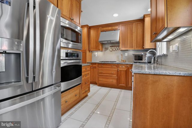 5505 MCKINLEY ST, Bethesda, MD 20817