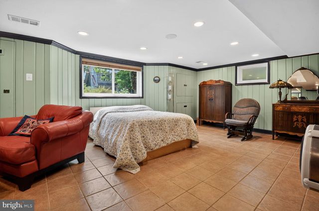 5505 MCKINLEY ST, Bethesda, MD 20817