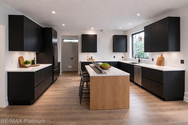 000001 Walloon Way, Orion Charter Township, MI 48360