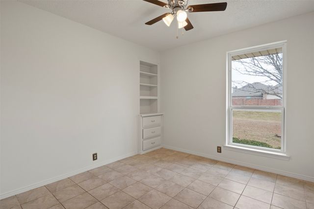 136 Louise Ritter Boulevard, Red Oak, TX 75154