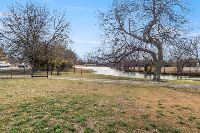 136 Louise Ritter Boulevard, Red Oak, TX 75154