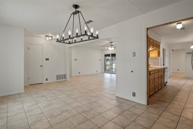 136 Louise Ritter Boulevard, Red Oak, TX 75154