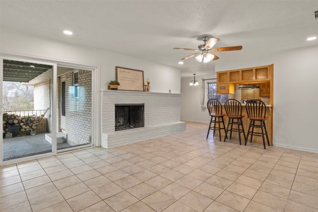 136 Louise Ritter Boulevard, Red Oak, TX 75154