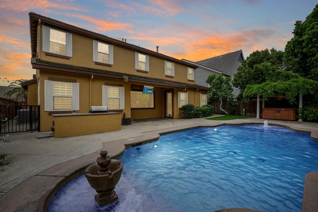 1455 Montauban Ct, Tracy, CA 95304