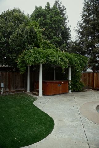 1455 Montauban Ct, Tracy, CA 95304