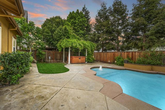 1455 Montauban Ct, Tracy, CA 95304