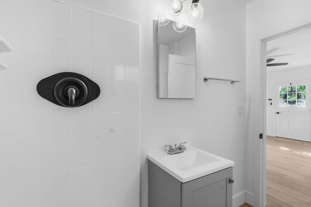 Image 19 of property listing at 713 719 D AVENUE, Coronado, CA 92118