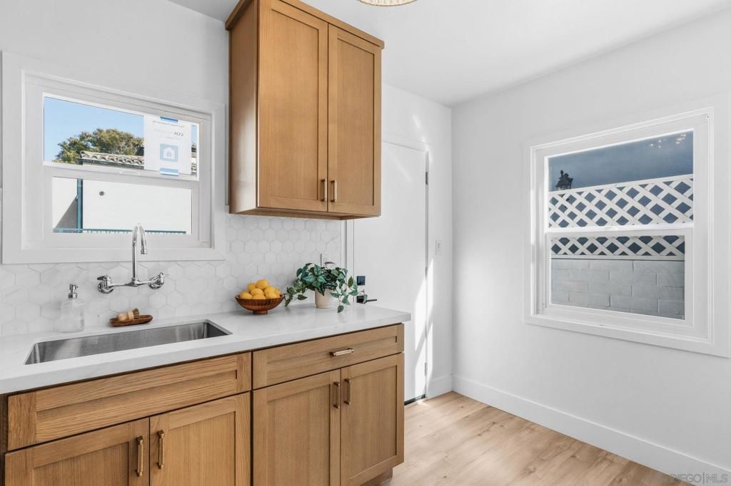 Image 20 of property listing at 713 719 D AVENUE, Coronado, CA 92118