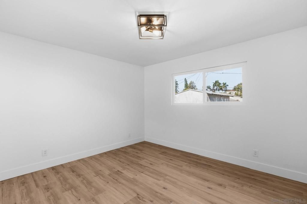 Image 23 of property listing at 713 719 D AVENUE, Coronado, CA 92118