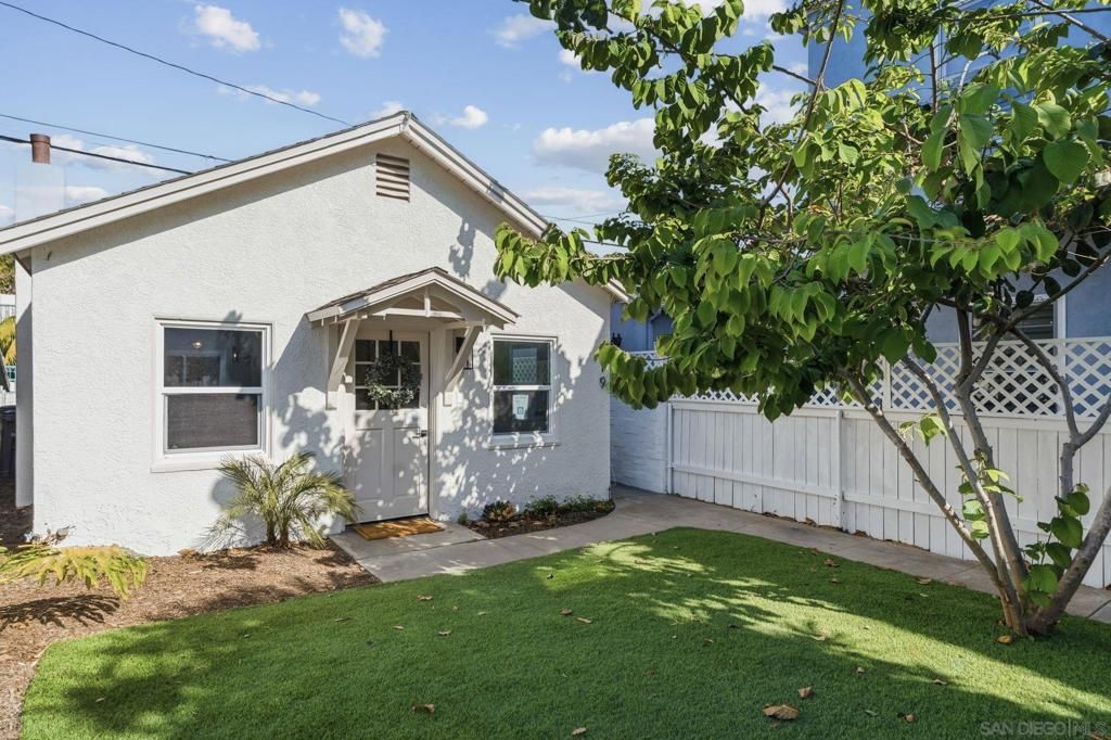 Image 24 of property listing at 713 719 D AVENUE, Coronado, CA 92118
